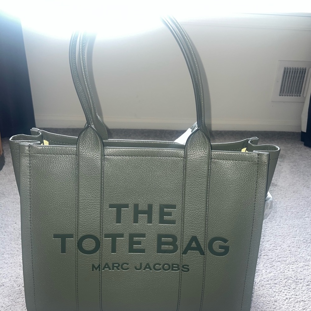 Marc Jacobs The Tote Bag